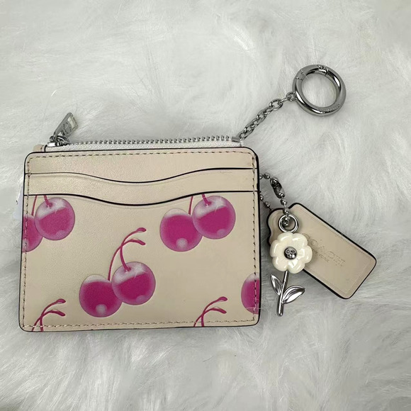 Coach Coachtopia The Summer Wavy Zip Card Case With Cherry Print In Chalk CBU94 - Picture 1 of 6